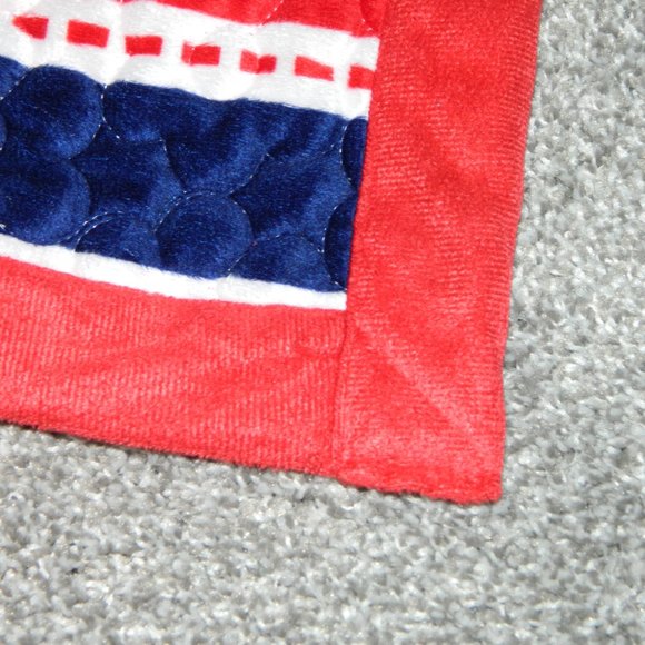 Hello Kitty Twin Size Thick Fleece Quilted Blanket - Picture 11 of 14